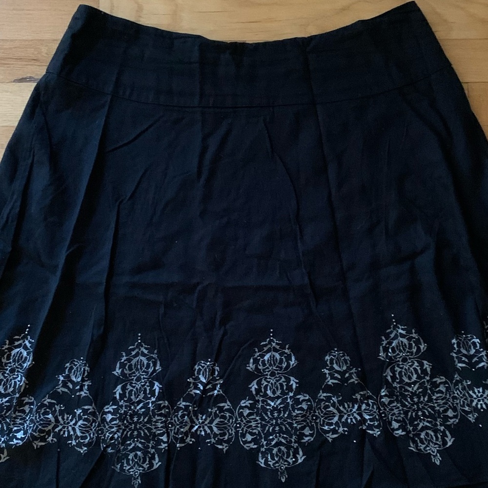 New York & Compnay Black Skirt with Silver Accent - Size 14 - Picture 3 of 7
